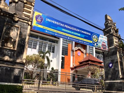 本系連續三年(111、112、113學年度)獲得新南向學海築夢計畫，於暑假帶領學生赴印尼峇里國立教育大學進行移地學習